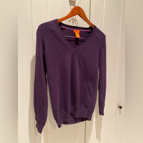 Joe Fresh V-neck sweater - Picture 1 of 3